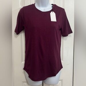 💜 UNIVERSAL STANDARD Short Sleeve Tee – Port (Burgundy)